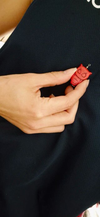 Colgante búho rojo