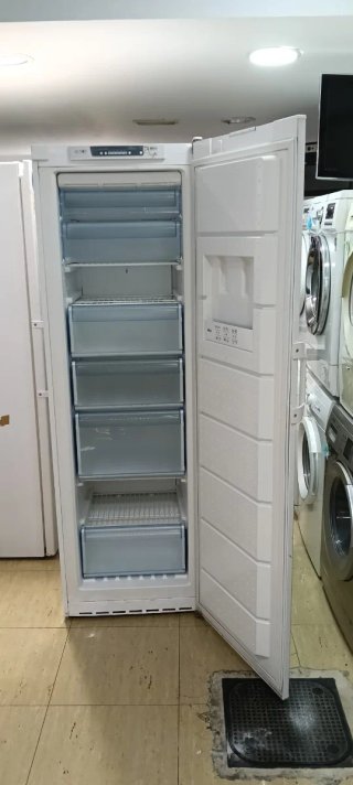 CONGELADOR VERTICAL BALAY NO FROST
