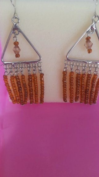 Pendientes de plata con cuentas marrones