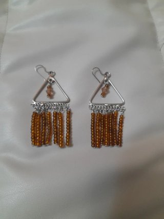 Pendientes de plata con cuentas marrones