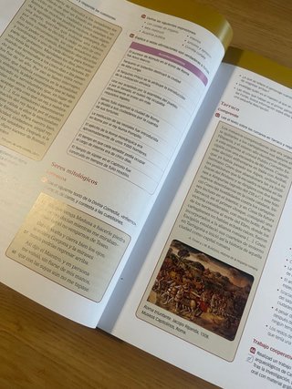 Libro de texto escolar Latín 4° ESO Santillana