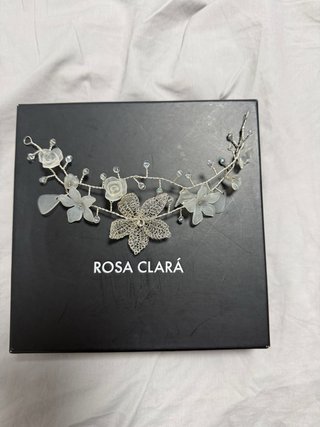 Tocado Novia Rosa Clará Plata Blanco