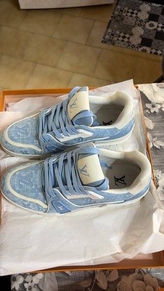 Louis Vuitton Scarpe Azzurre e Bianche
