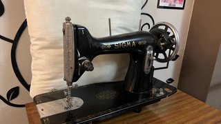 Máquina de coser Sigma antigua