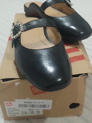 Mules/Merceditas FitFlop Piel Negro Hebilla