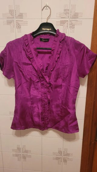 Blusa Tintoretto morada con volantes
