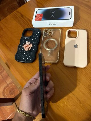 iPhone 14 Pro Max Nero e Rosa