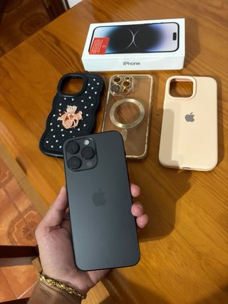 iPhone 14 Pro Max Nero e Rosa