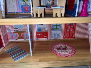 Casa de muñecas KidKraft Chelsea Cottage