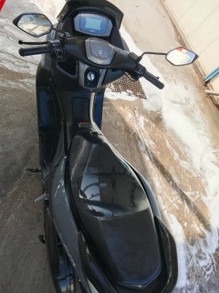 Yamaha NMAX Scooter Gris