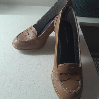 Zapatos tacón Tommy Hilfiger marrones