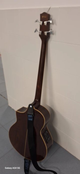 Guitarra Ibanez EWB20WN Bajo Acústico