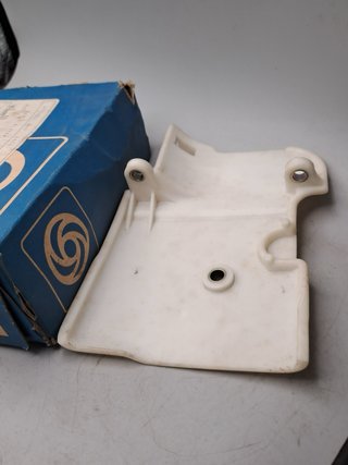 BNP4619 Embellecedor plastico Triumph Acclaim