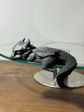 Figura Bebé Dragón Durmiendo Negro