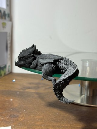 Figura Bebé Dragón Durmiendo Negro