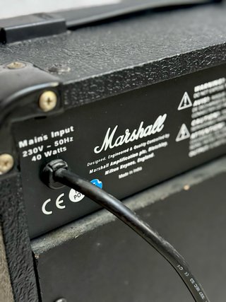 Amplificador Marshall MG10CD Guitarra