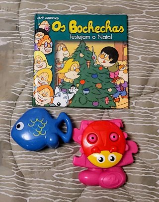 Livro sensorial infantil com espelho