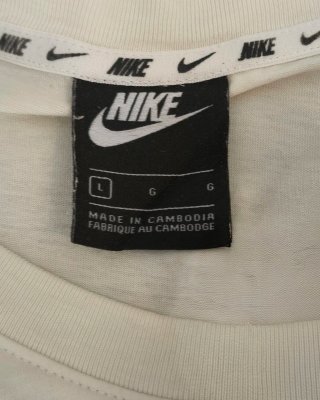 Camiseta Nike Sportswear Colorblock Futura Logo L