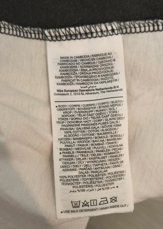 Camiseta Nike Sportswear Colorblock Futura Logo L