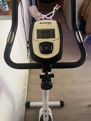 Bicicleta Estática Blanca y Negra
