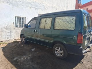 Nissan Vanette 2000