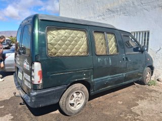Nissan Vanette 2000