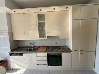 Cucina lineare laccata panna