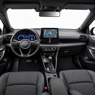 RENTING - Toyota Yaris 2026