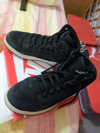 Scarpe Jordan nere e bianche