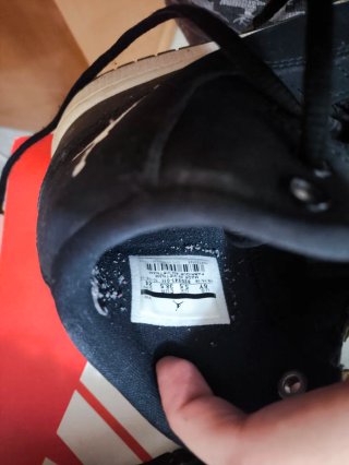 Scarpe Jordan nere e bianche
