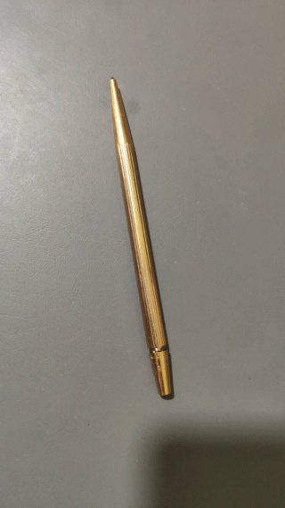 Bolígrafo Montblanc dorado