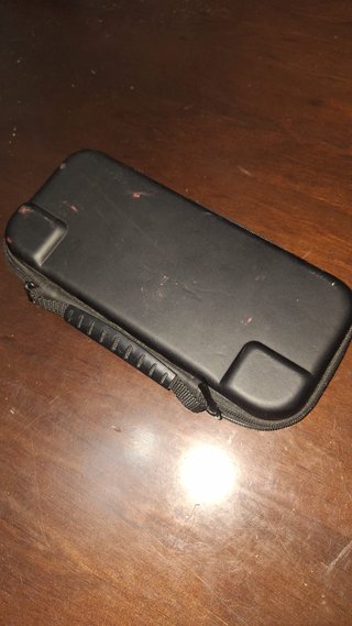 Nintendo Switch + Custodia da trasporto