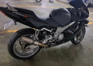Honda CBR F4 Negra