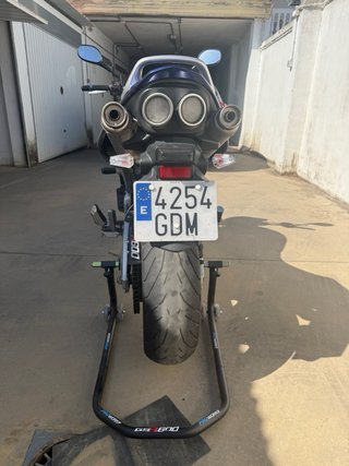 Suzuki GSR 600
