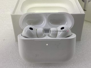 in-ear apple airpods pro 3