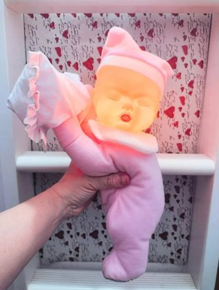 MUÑECO VINTAGE LE ABRAZAS Y LUCE