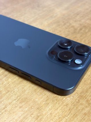iPhone 15 Pro 256GB Titanio Negro + 7 Fundas