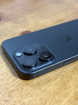 iPhone 15 Pro 256GB Titanio Negro + 7 Fundas