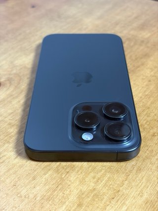 iPhone 15 Pro 256GB Titanio Negro + 7 Fundas