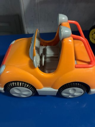 Coche Chicco teledirigido naranja
