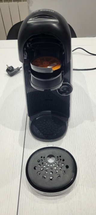 Cafetera Tassimo Bosch Blanca y Negra