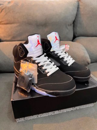 Jordan 5 Negro Metalizado Talla 42