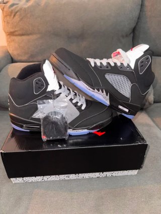 Jordan 5 Negro Metalizado Talla 42