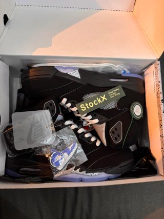 Jordan 5 Negro Metalizado Talla 42