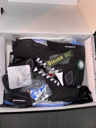 Jordan 5 Negro Metalizado Talla 42