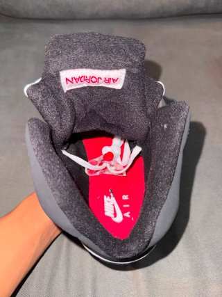 Jordan 5 Negro Metalizado Talla 42