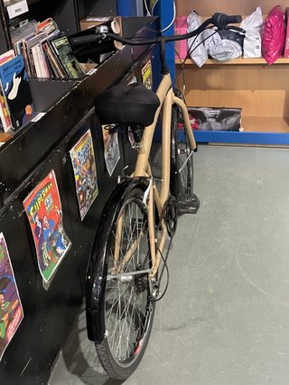 Bicicleta playera, beach cruiser, custom. Estilo retro, color beige.
