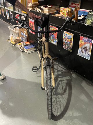 Bicicleta playera, beach cruiser, custom. Estilo retro, color beige.