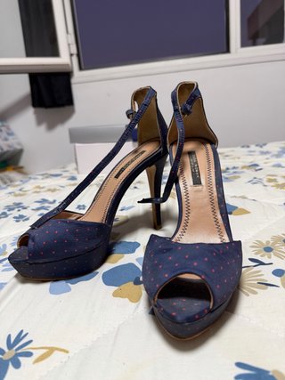 Tacones Zara Lunares