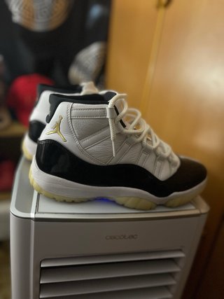 Jordan 11 Retro Negro Blanco